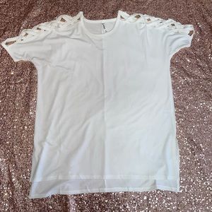 Cutout sleeve tee
